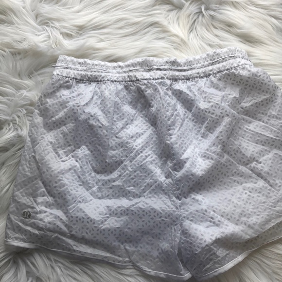 JUST IN✔️NWT LULULEMON HIGH RISE SHORT - Picture 5 of 8